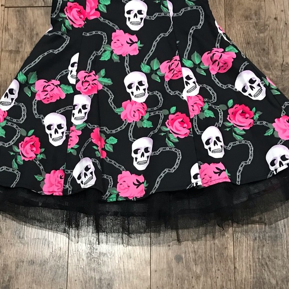 NEW Rockabilly Halter Fit n Flare Scull & Roses Dress - Picture 3 of 12